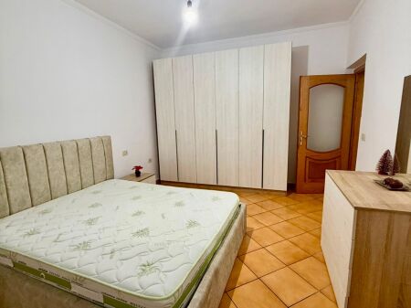 Jepet Me Qera Apartament 2+1+1 Ballkon