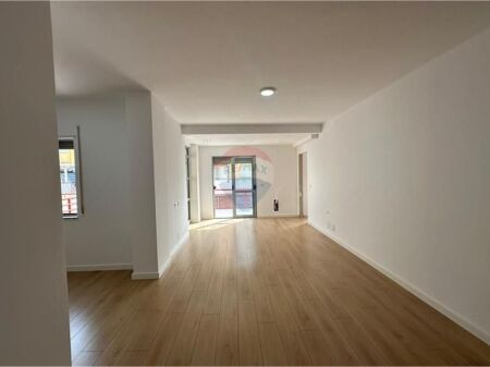 Apartament 2+1 per shitje Ilira Plazh Durres