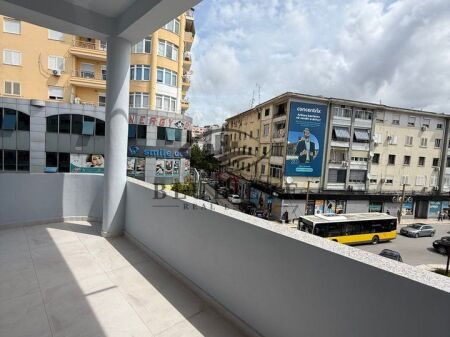 Premises for rent at Durres Train Station – ideal for offices!