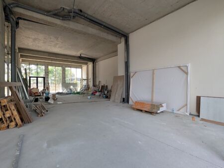 Premises for rent at the former Eagle Square near Lavender hospital !