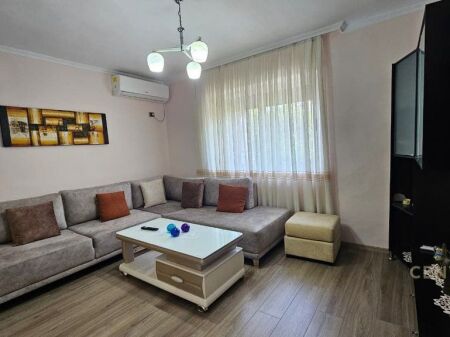 Apartament 2+1 per shitje te Ali Demi