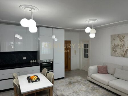 Apartment 2+1 for rent in Tirana near Old Park 800 Euro
