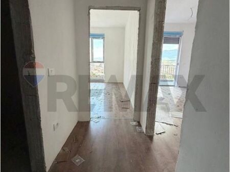 SHitet apartament 1+1 plus post, Instutit
