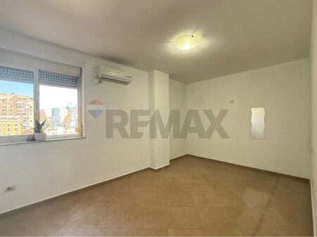 Apartament me qira 3+1+2 te Pazari i Ri