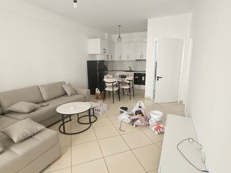 Apartament 1+1 për qira te bar unik astir