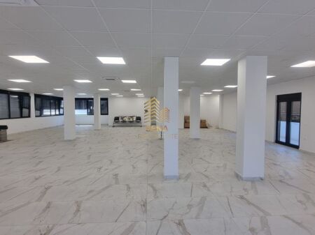 Qira, Ambient Biznesi 350m², Rrethrrotullimi i TEG,  3000 Euro/Muaj Neto