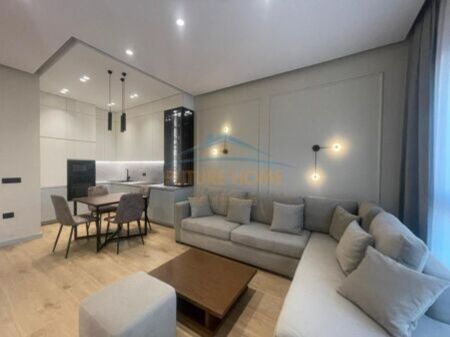 Shes apartament 1+1  në Kompleksin Square21.