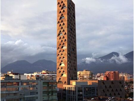 VENDIAMO APPARTAMENTO 1+1 AL TIRANA TOWER!