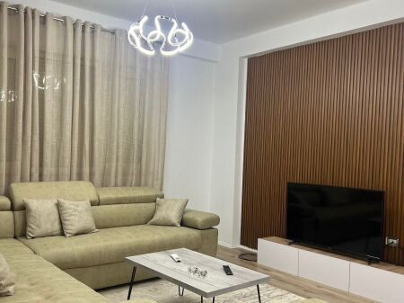 Jepet me qera apartament 1+1 tek Liqeni i Thate