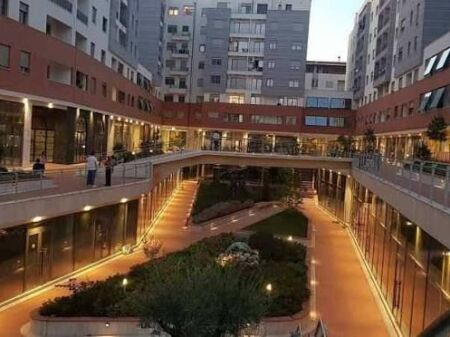 Shitet Apartament 2+1