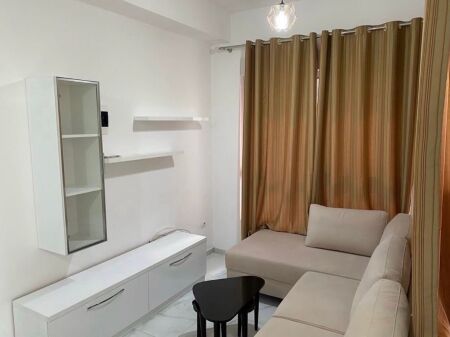 🏠 Jepet me qera apartament 1+1 në zonën e Ali Demit, Mangalem 21, Tiranë