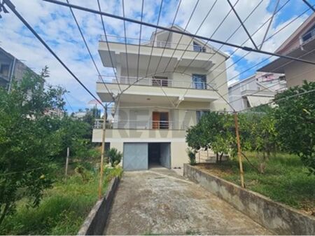 Vilë - Për Shitje - Linzë, Tiranë(ID: 530571009-110)