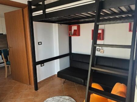 🏡 Shitet Apartament 1+1 | Shkëmbi i Kavajës, Rruga Dytësore