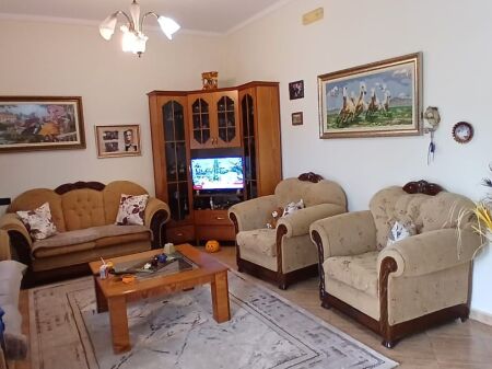 Casa privata 2+1, in affitto  Bishti Kalldremit, Vlore