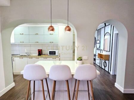 Apartament te Sheshi Skenderbej per shitje!CAPITAL142570