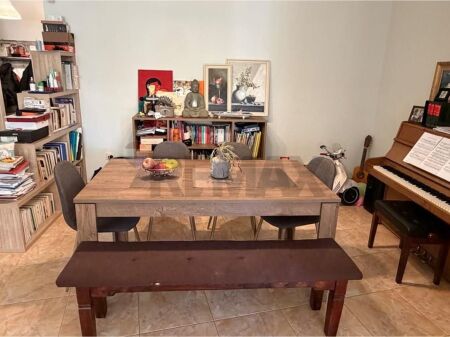 Shitet Apartament 3+1+2+Post Parkimi Te Rruga Peti