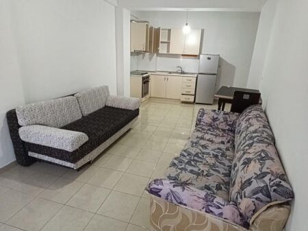Shitet Apartament 1+1