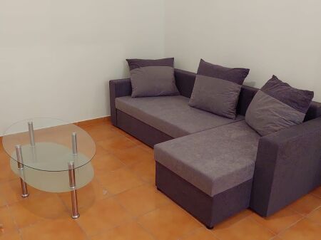 Astir, Complesso Fratari affitta appartamento, 2+1+2, arredato. 45,000Leke