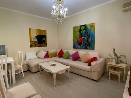 🏡 APPARTAMENTO IN AFFITTO 2+1 + BALCONE – Tribunale, Durrës