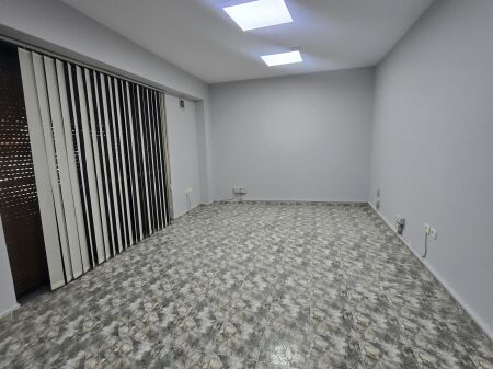 Office for rent in Bllok-Garda