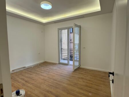 Shitet apartament 1+1 Ne Myslym Shyri