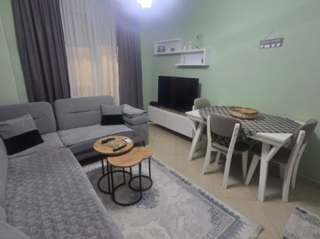 APARTAMENT 2+1 PRANE TELEFERIKUT-FRESK PER QERA
