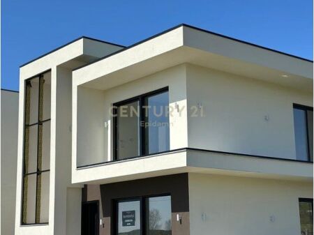 EXCLUSIVE! INDIVIDUAL VILLA WITH POOL FOR SALE IN LALZ BAY! 340,000€