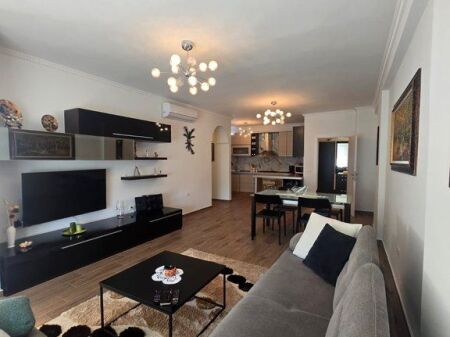 SHITET APARTAMENT 2+1+GARAZHD KET ISH-URT'ja !!!