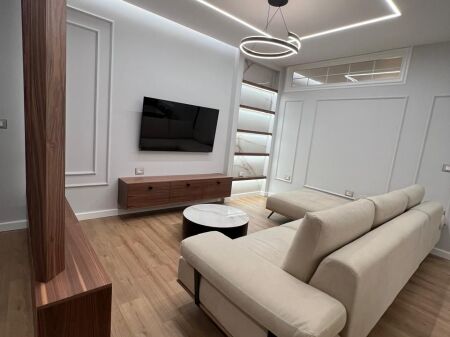 🏢Tek Selvia,prane Supermarket SPAR jepet me qera apartament,2+1,i mobiluar 1,000 Euro