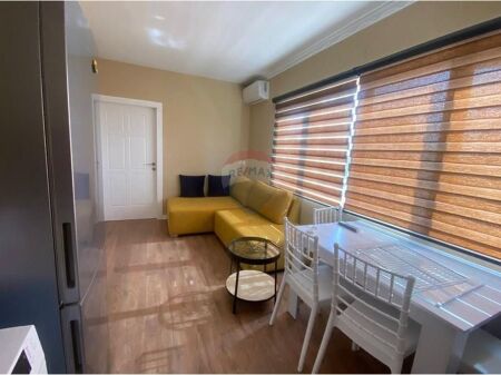 Jepet apartament 2+1 me qira tek blloku Gintash.