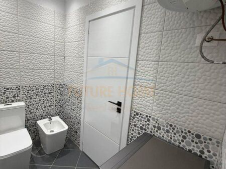 Shitet, Apartament 2+1+2, Unaza Re
