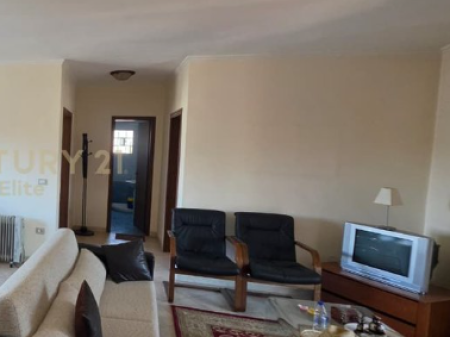 Xhamllik, Jepet me qira apartament 2+1