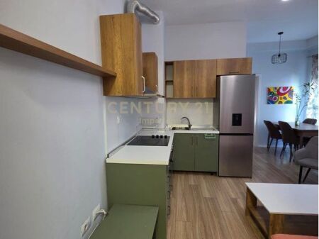 Apartament 1+1 me Qira tek Kompleksi Mangalem!