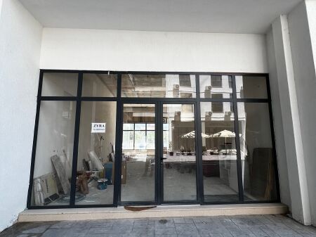 Business Premises / Studio for Rent in Vlora – Possibility to Create Duplex