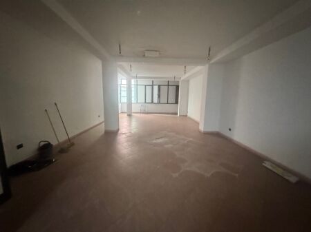Business premises (office) 80 m2 for sale near the Tirana Court