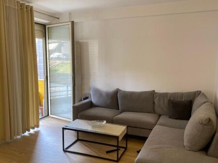 Shitet Apartament 1+ 1 në Shkozë!
