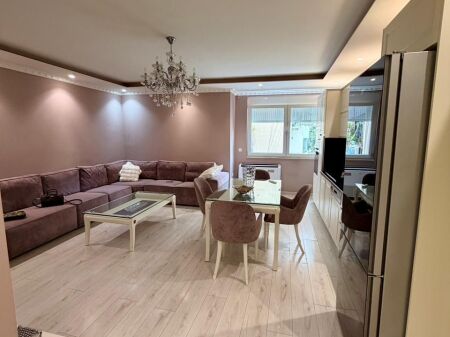3+1 apartment for sale at the Playground near the Paris Municipality.