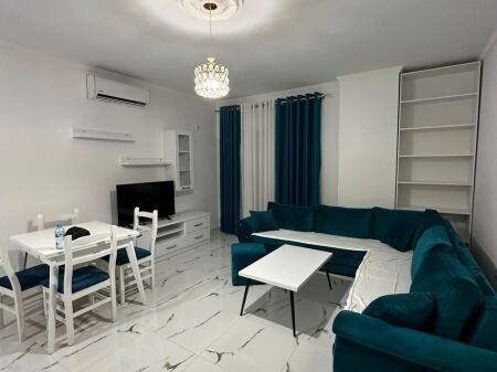 Jepet me qira 1+1 Vila L Astir 450 mije leke