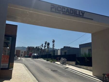 🏡 Luxury Duplex for Sale – Picadilly Residence, TEG