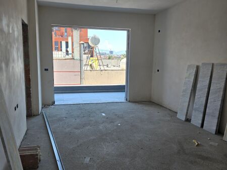 SHITET APARTAMENT  NË PASKUQAN,TIRANË