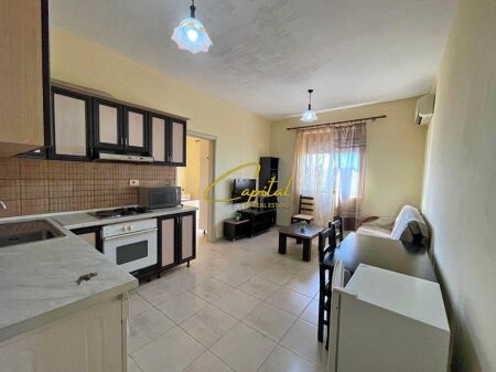 APARTAMENT ME QIRA 1+1 21 DHJETORI 50.000 LEKE
