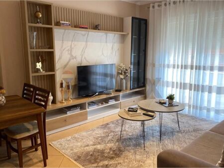Apartament 1+1,per qira tek Rruga e Kavajes,perball Kompleksit Delijorgji
