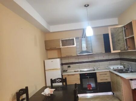 Apartament 1+1 per qera ne Fresk !