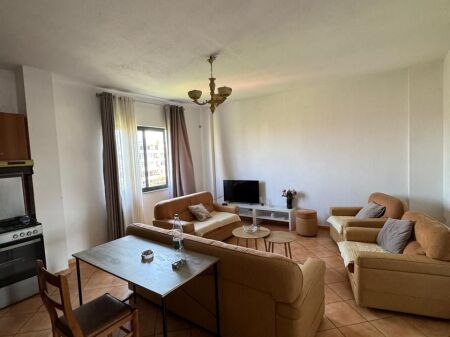 🏢Laprake, behind the Military Hospital, a 2+1 apartment, furnished, 45,000 Leke, is for rent.