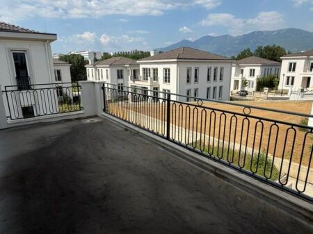 Villa with pool for sale rolling hills 2