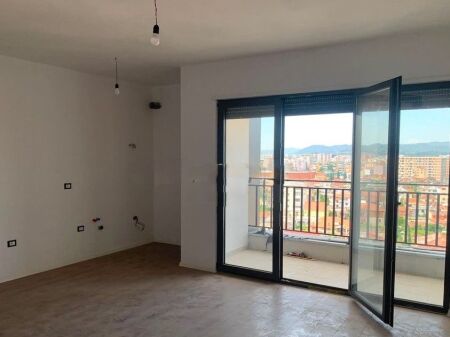 Apartment 2+1+2 completely new for sale in Bulevardin e Ri
