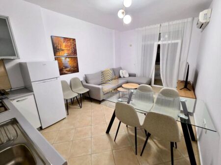 Affitto, Appartamento 1+1+balcone, Ex Esposizione, 650 Euro/Mese