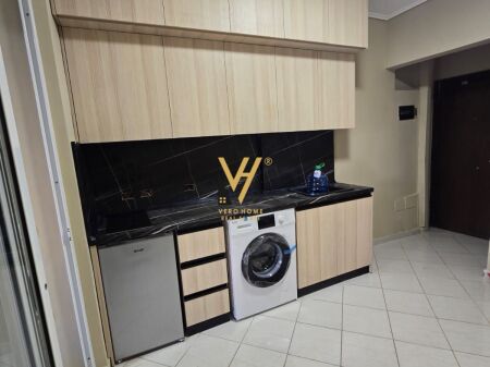 JEPET GARSONIERE 40 M2 ME QERA TE MOZAIKU TIRANES 50.000 LEKE