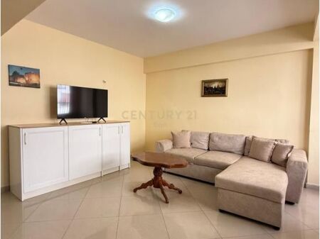 SHITET APARTAMENT 1+1 TE PALLATI SPORTIT, DURRES !