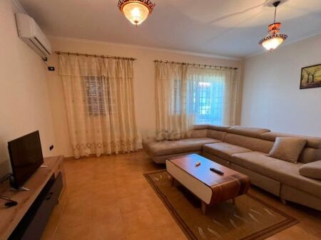Jepet me qira apartament 2+1+2 ne Porcelan